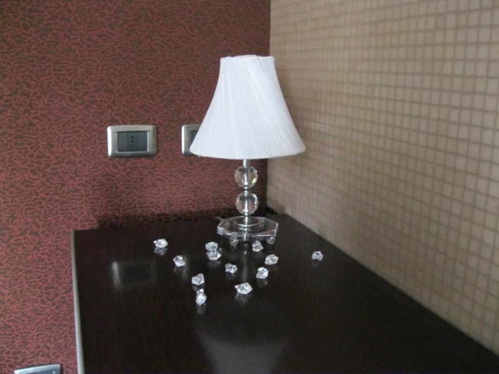 Hotel In - Lounge Room Cazzago  Exterior photo